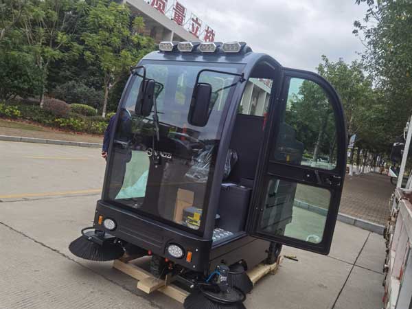 環(huán)衛(wèi)道路清掃車都有哪些功能,實用嗎 環(huán)衛(wèi)道路清掃車都有哪些功能,實用嗎
