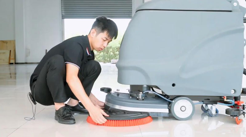 工業洗地機維護保養和使用技巧！