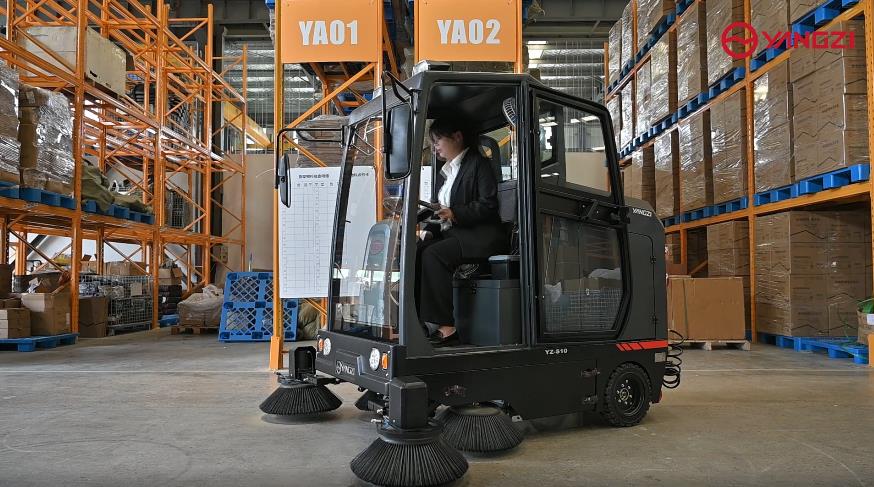 駕駛型掃地車(chē)好用嗎？有人說(shuō)好，有人說(shuō)不好